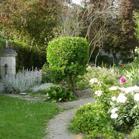 La Maison De L'Ambassadeur Saint-Jean-dʼAngély エクステリア 写真